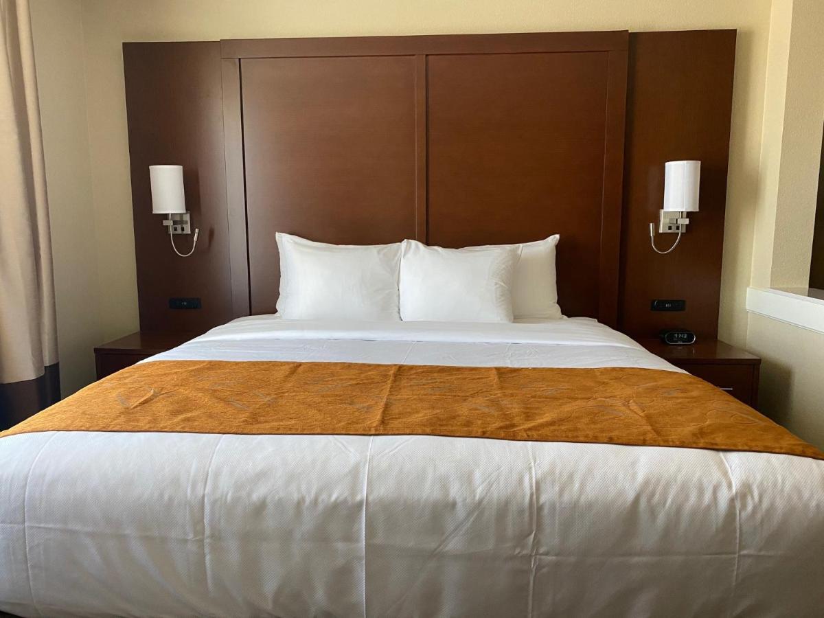 Comfort Suites Midland West Экстерьер фото