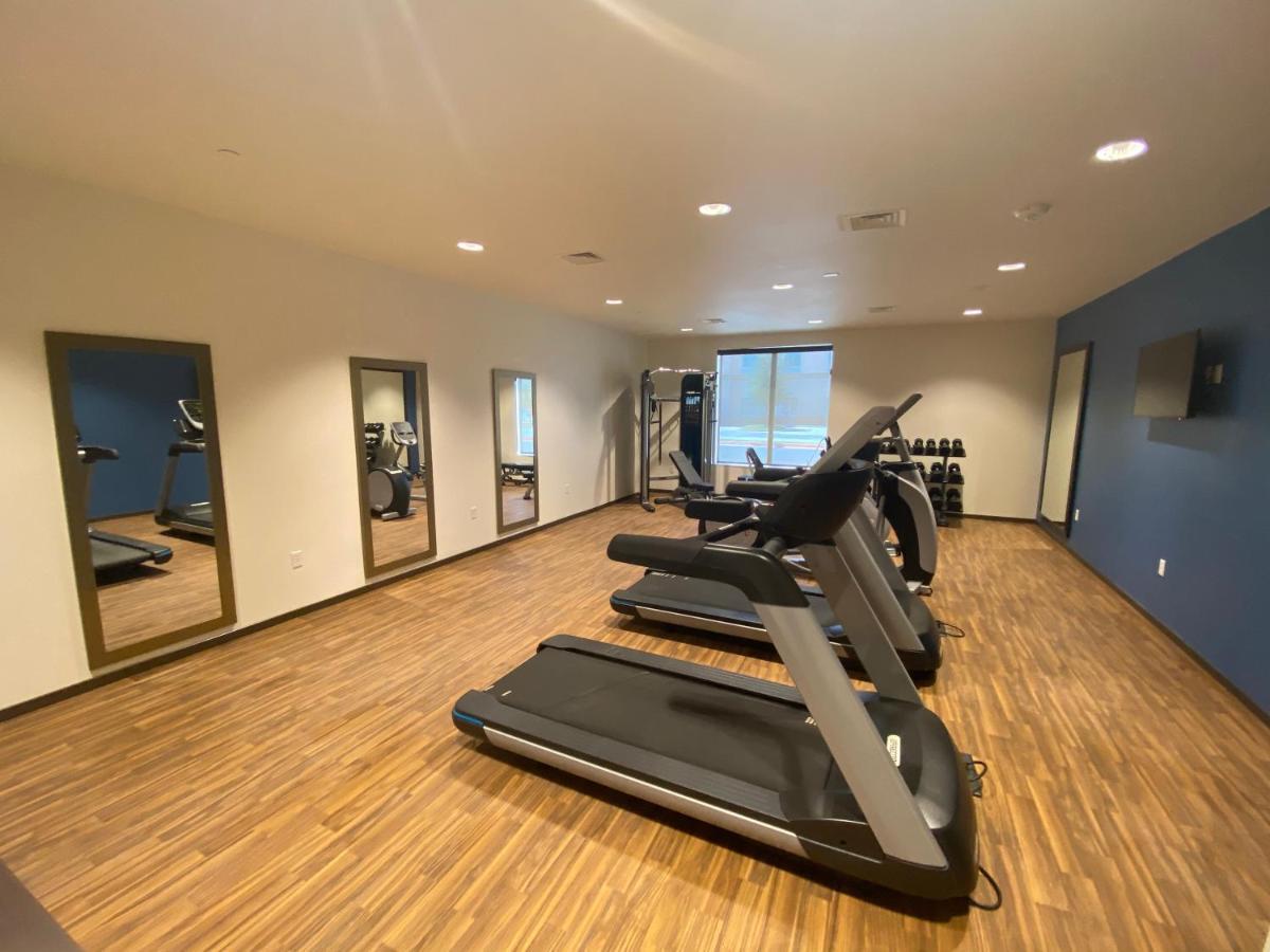 Comfort Suites Midland West Экстерьер фото