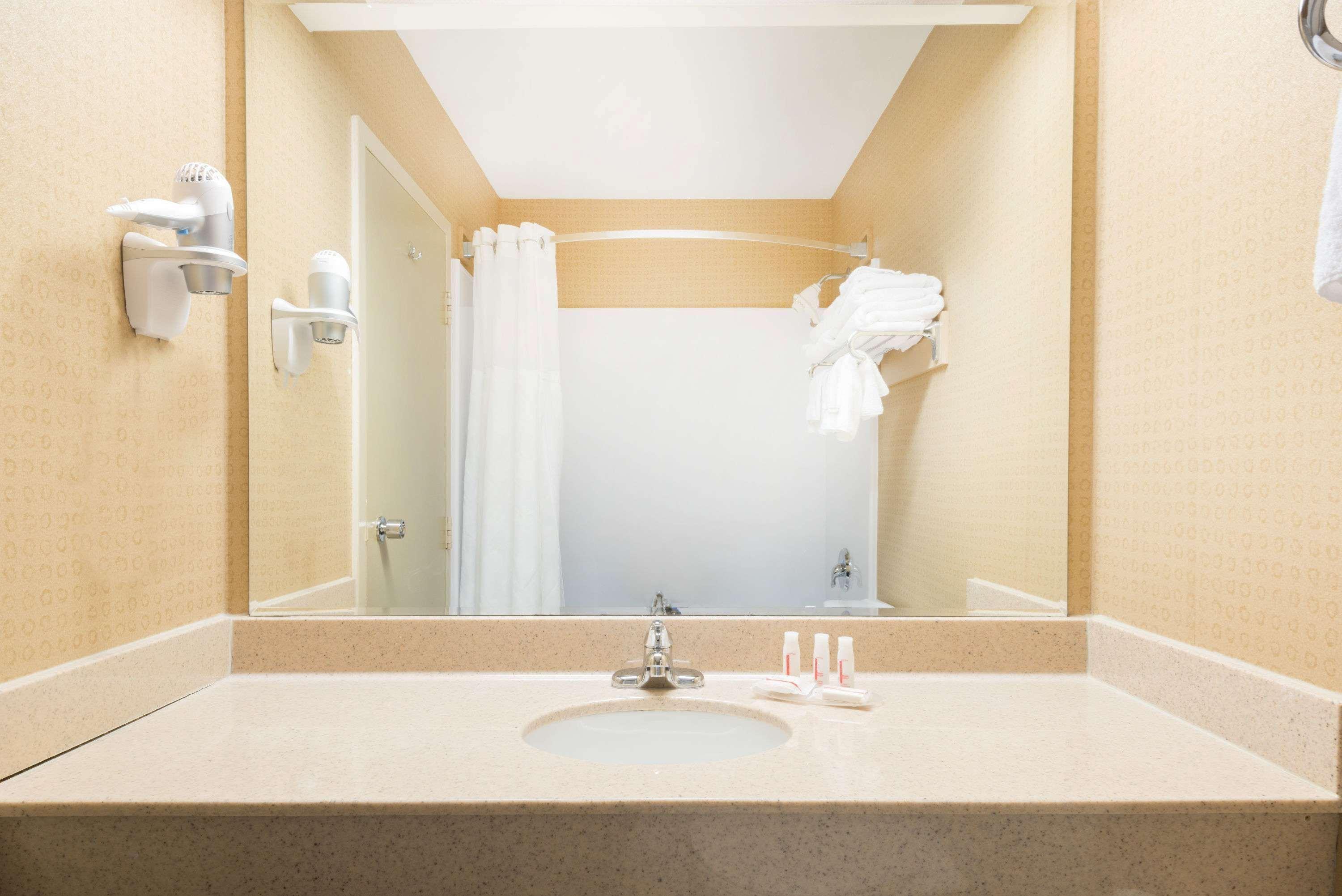Comfort Suites Midland West Экстерьер фото