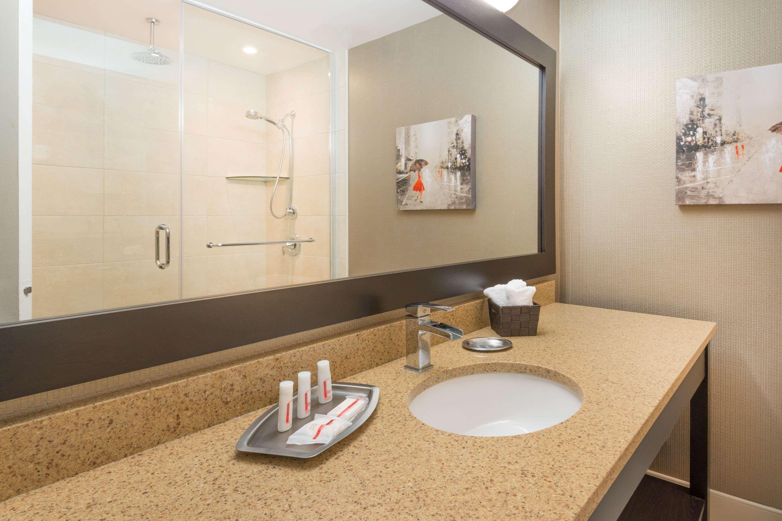 Comfort Suites Midland West Экстерьер фото